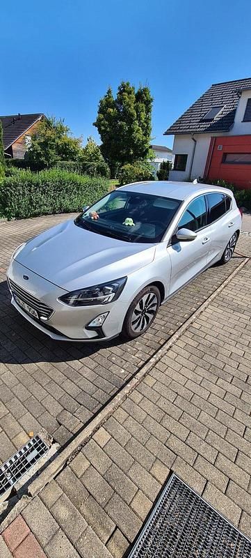 Silber Gebraucht 2020 Ford Focus Cool & Connect Limousine | 12.000 € (Superpreis) - Bild 1/4