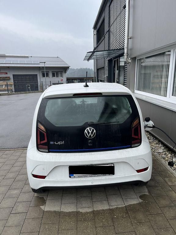 Gebraucht VW e-up! 61 kW (83 PS) 2021 Weiß Kleinwagen