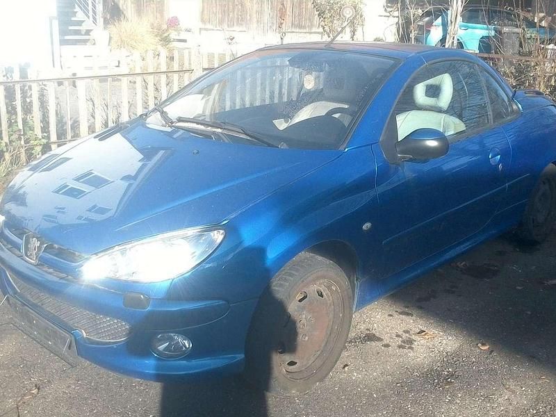 Blau Gebraucht 2005 Peugeot 206 CC Platinum Cabrio | 699 € (Superpreis) - Bild 1/4