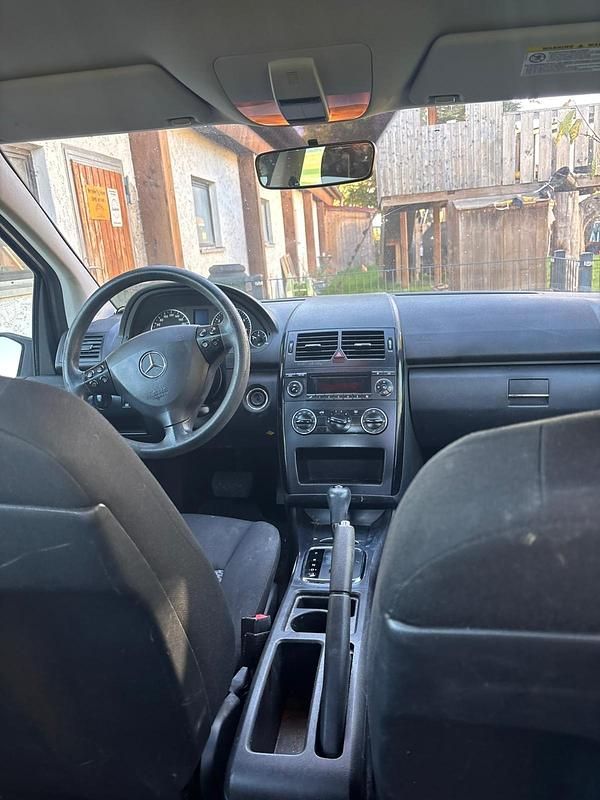 Grau Gebraucht 2006 Mercedes A150 Kleinwagen | 2.200 € (Guter Preis) - Bild 1/4