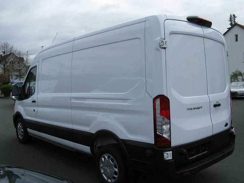 Gebraucht Ford Transit 131 PS (96 kW) 2022 Weiß Van / Kleinbus