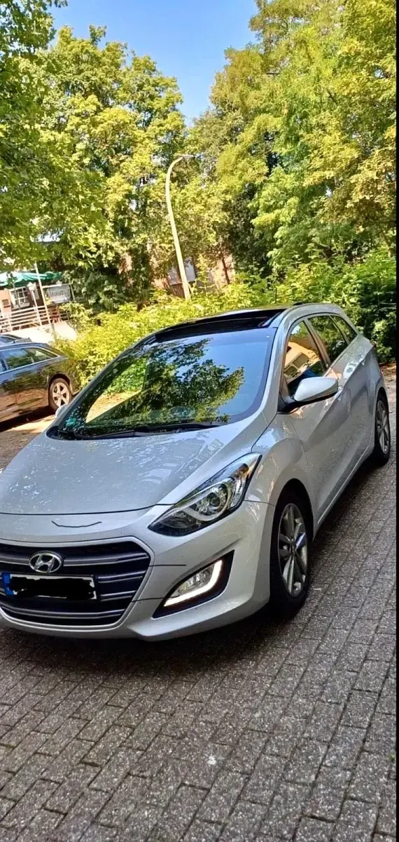 Gebraucht Hyundai i30 Passion Plus 110 PS (80 kW) 2016 Silber Kombi