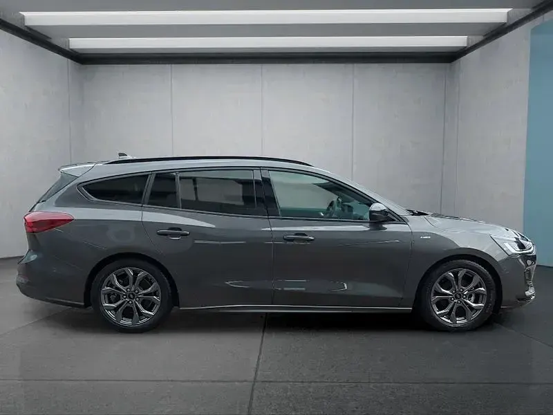 Gebraucht Ford Focus 155 PS (114 kW) 2025 Grau Kombi