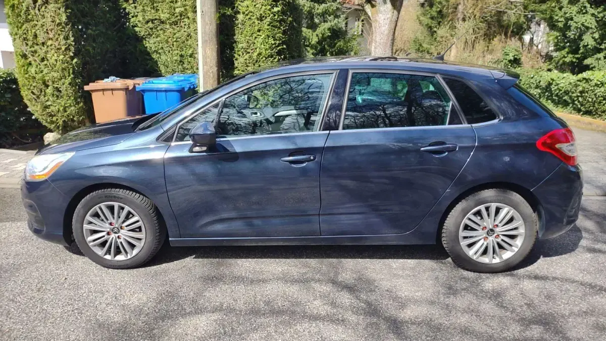 Gebraucht Citroën C4 Tendance 111 PS (81 kW) 2011 Blau Limousine