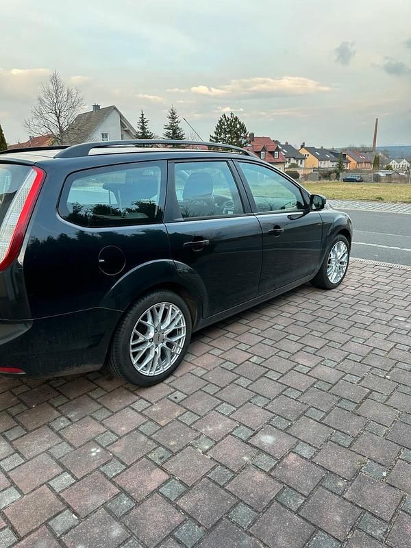 Usata Ford Focus 109 CV (80 kW) 2010 Nero Station wagon