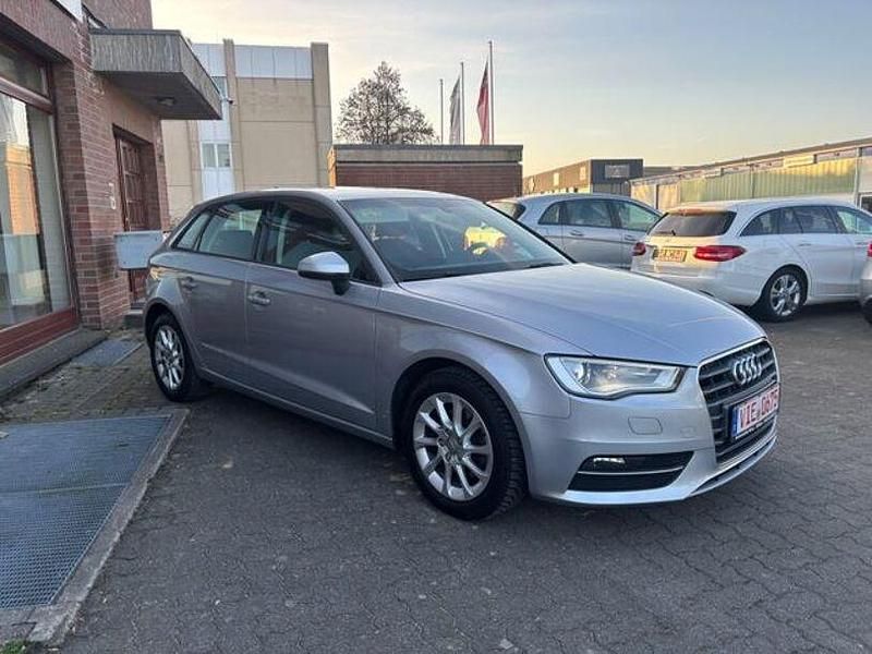 Gebraucht Audi A3 Attraction 125 PS (91 kW) 2016 Silber Limousine