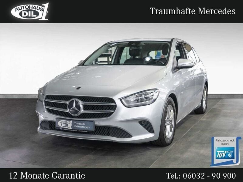 Silber Gebraucht 2020 Mercedes B180 Style Van / Kleinbus | 19.451 € (Fairer Preis) - Bild 1/3