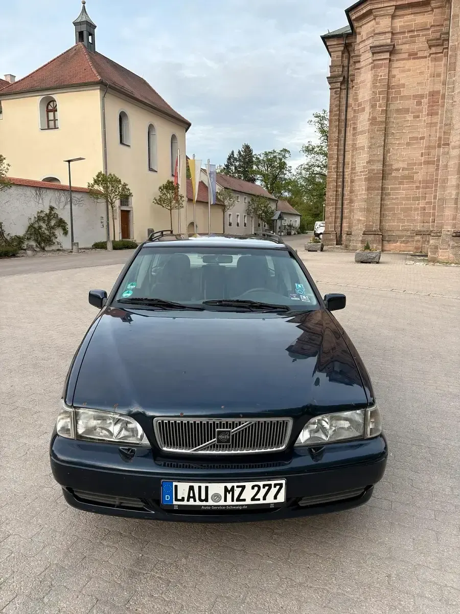 Usata Volvo V70 170 CV (125 kW) 1997 Blu Station wagon