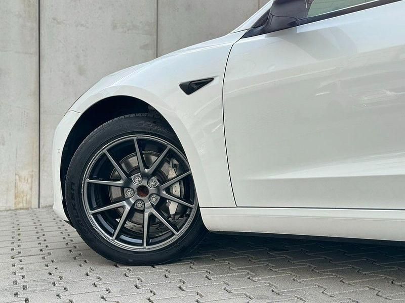 Gebraucht Tesla Model 3 Standard Range 239 kW (325 PS) 2021 Weiß Limousine