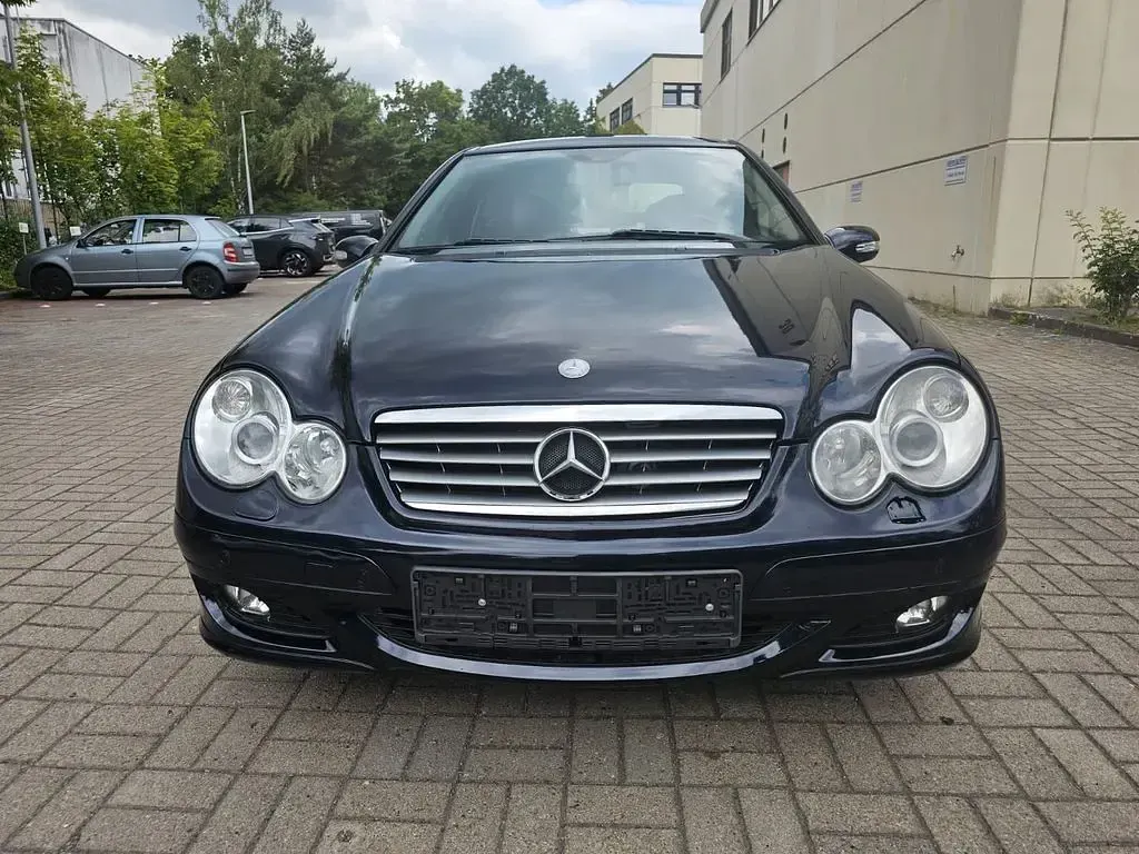 Gebraucht Mercedes C200 122 PS (89 kW) 2006 Blau Limousine