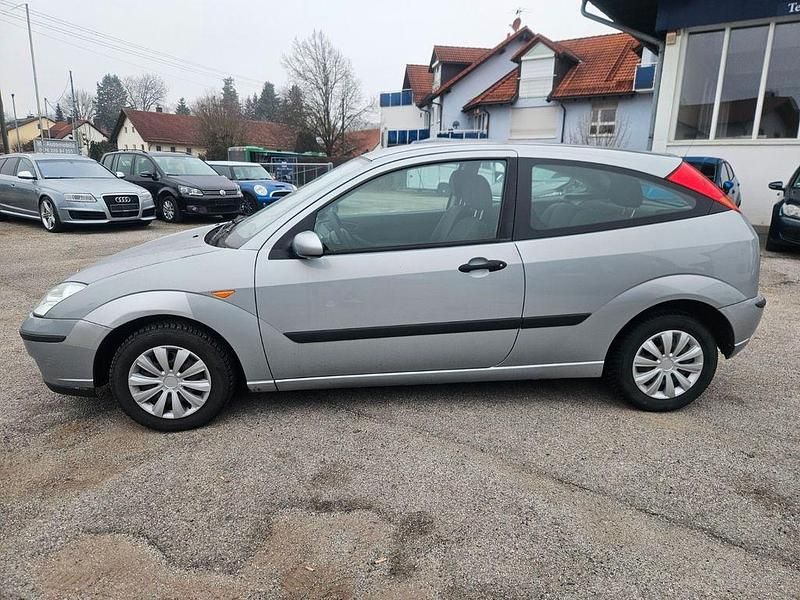 Gebraucht Ford Focus Trend 101 PS (74 kW) 2004 Silber Limousine