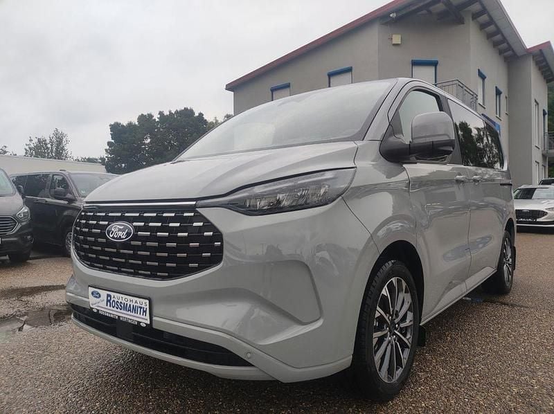 Grau Gebraucht 2025 Ford Tourneo Custom Titanium X Van / Kleinbus | 61.980 € - Bild 1/4