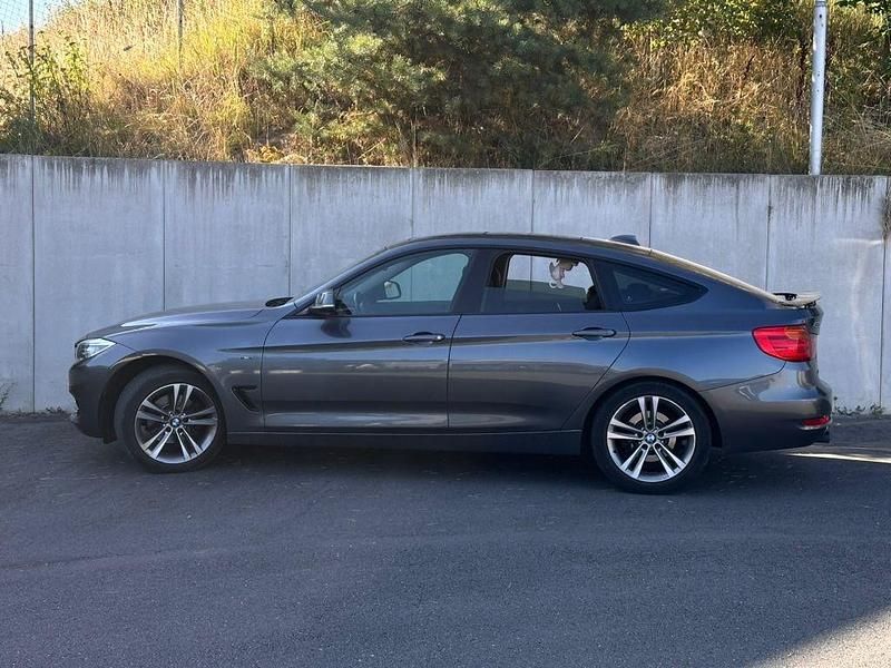 Grau Gebraucht 2014 BMW 320 Gran Turismo Sport Line Limousine | 10.990 € (Etwas zu teuer) - Bild 1/4