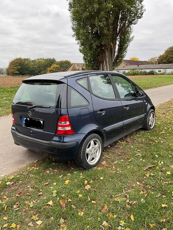 Blau Gebraucht 2003 Mercedes A140 Kleinwagen | 1.400 € - Bild 1/4