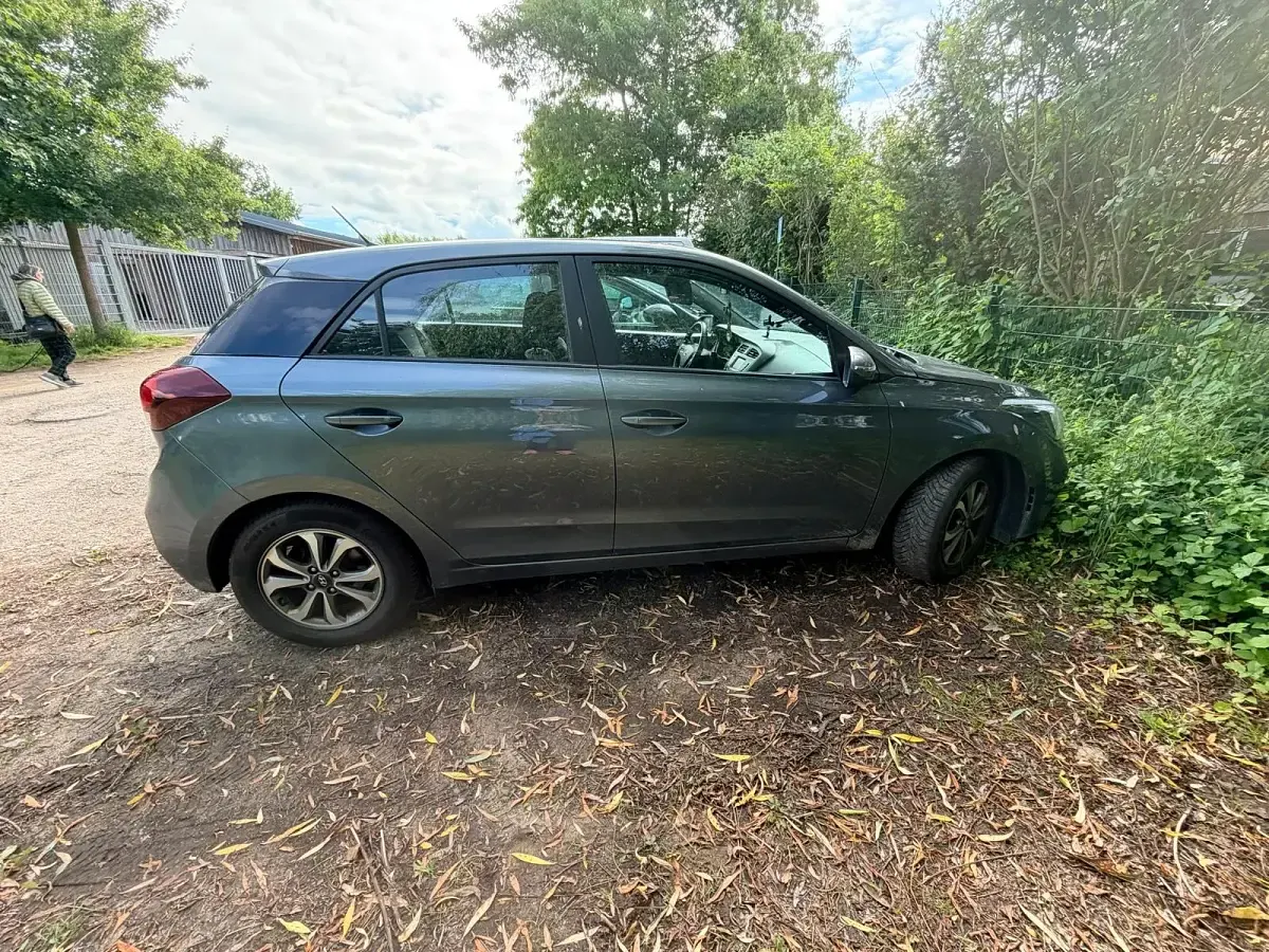 Gebraucht Hyundai i20 Active 101 PS (74 kW) 2020 Silber Kleinwagen
