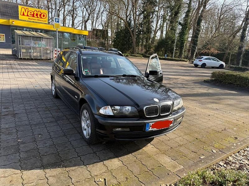 Gebraucht BMW 320 170 PS (125 kW) 2001 Schwarz Kombi