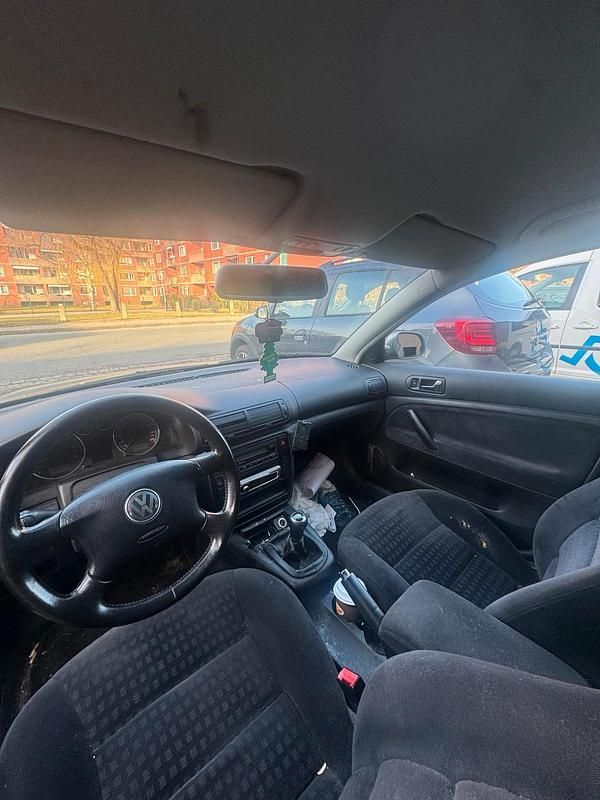 Gebraucht VW Passat 116 PS (85 kW) 2003 Limousine