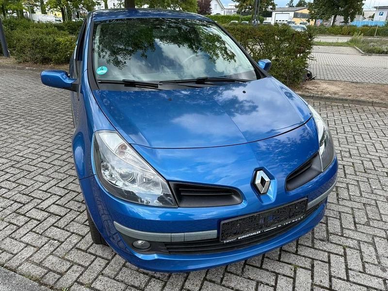 Blau Gebraucht 2007 Renault Clio II Dynamique Limousine | 3.400 € (Fairer Preis) - Bild 1/4