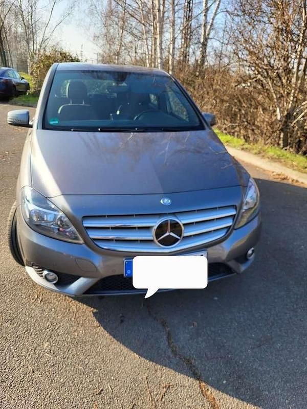 Gebraucht Mercedes B200 136 PS (100 kW) 2014 Grau Van / Kleinbus