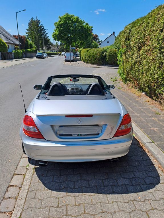 Silber Gebraucht 2008 Mercedes SLK200 Cabrio | 10.900 € (Fairer Preis) - Bild 1/4