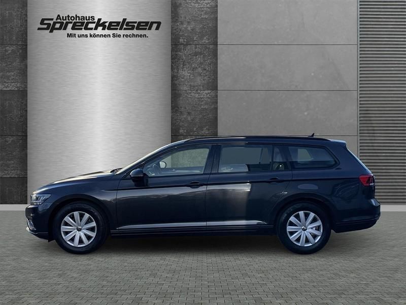 Gebraucht VW Passat Basis 150 PS (110 kW) 2021 Grau Kombi
