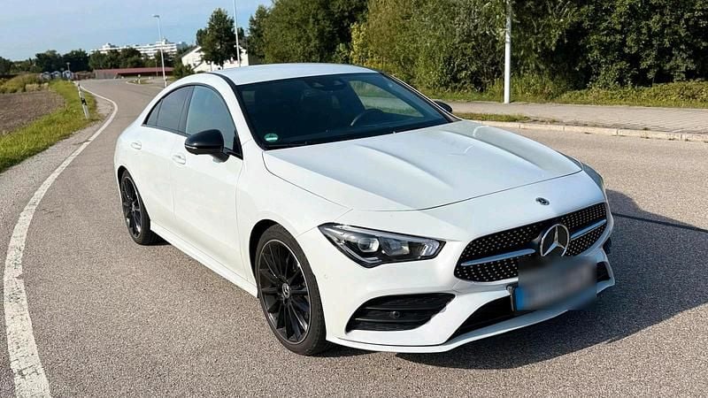 Weiß Gebraucht 2023 Mercedes CLA250 Limousine | 35.000 € (Fairer Preis) - Bild 1/4