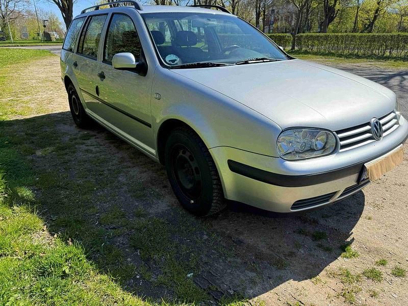 Usado VW Golf IV 105 HP (77 kW) 2002 Prateado Carrinha