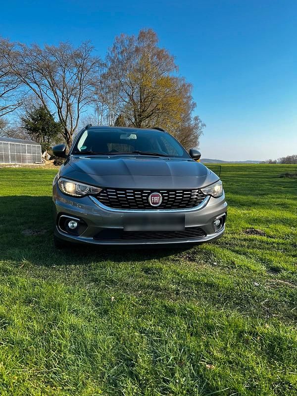 Gebraucht Fiat Tipo 122 PS (89 kW) 2016 Grau Kombi