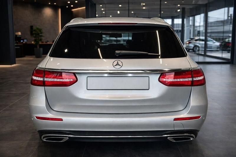 Gebraucht Mercedes E220 194 PS (142 kW) 2020 Silber Kombi