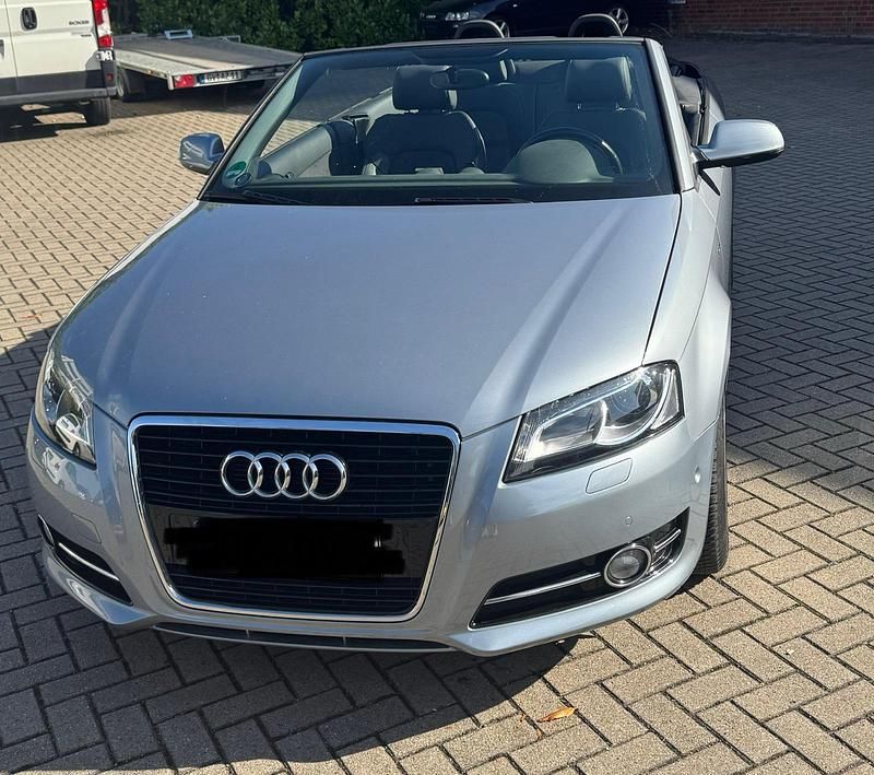 Grau Gebraucht 2010 Audi A3 Cabriolet S-line plus Cabrio | 10.900 € - Bild 1/4