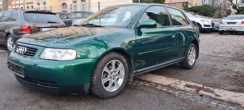 Grün Gebraucht 1997 Audi A3 Ambiente Limousine | 999 € (Guter Preis) - Bild 1/4