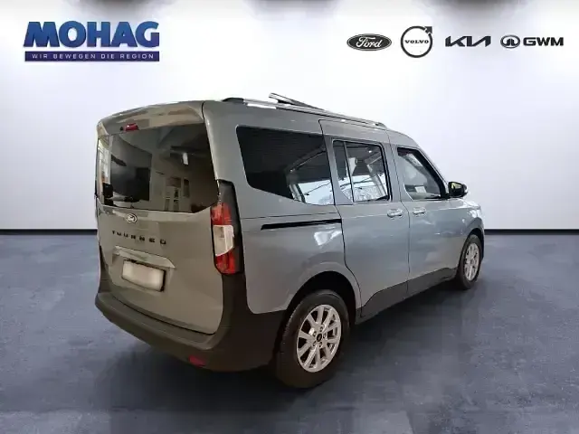 Neu Ford Tourneo Courier Titanium 125 PS (91 kW) 2025 Silber Van / Kleinbus