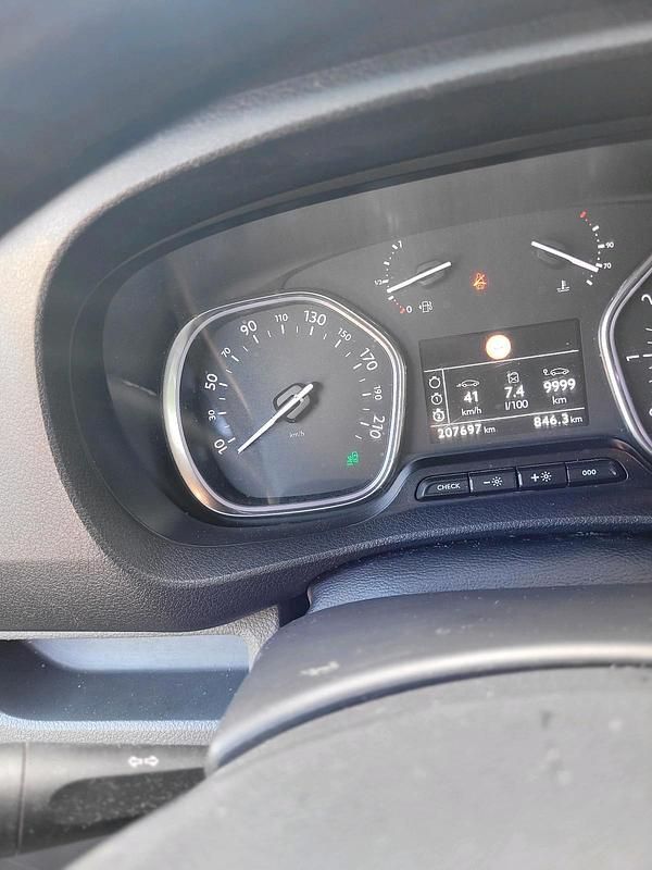 Second-hand Citroën Jumpy 122 CP (89 kW) 2017 Alb Monovolum