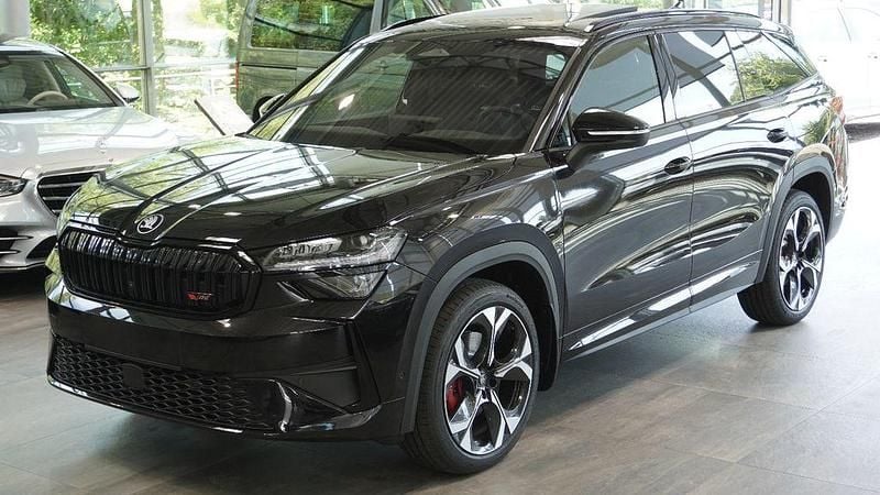 Schwarz Neu 2025 Skoda Kodiaq RS SUV | 56.991 € (Fairer Preis) - Bild 1/4