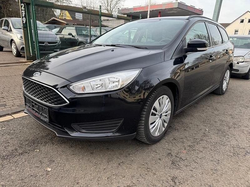 Schwarz Gebraucht 2015 Ford Focus Trend Kombi | 4.999 € (Guter Preis) - Bild 1/4