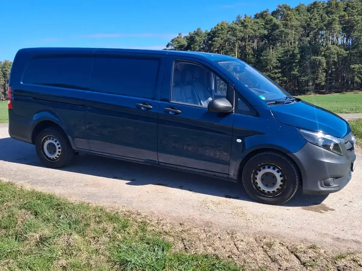 Gebraucht Mercedes Vito 114 PS (83 kW) 2016 Navyblau Van