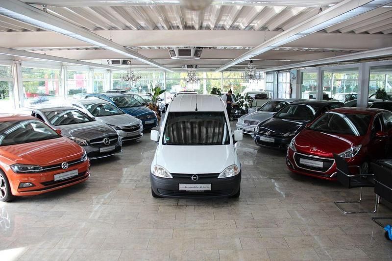 Weiß Gebraucht 2005 Opel Combo Van / Kleinbus | 2.490 € (Fairer Preis) - Bild 1/4