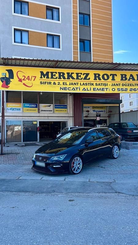 Second-hand Seat Leon ST 4Drive 300 CP (220 kW) 2017 Negru Break