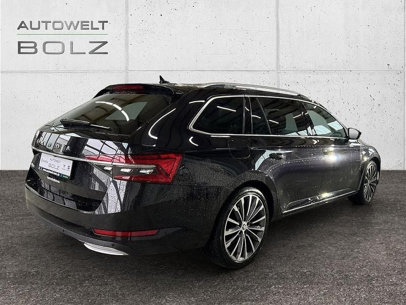 Gebraucht Skoda Superb LAURIN & KLEMENT 200 PS (147 kW) 2023 Schwarz Kombi