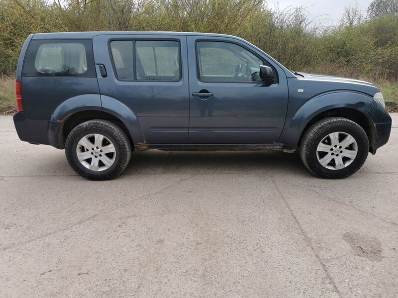 Grau Gebraucht 2006 Nissan Pathfinder Comfort SUV | 5.990 € (Superpreis) - Bild 1/4