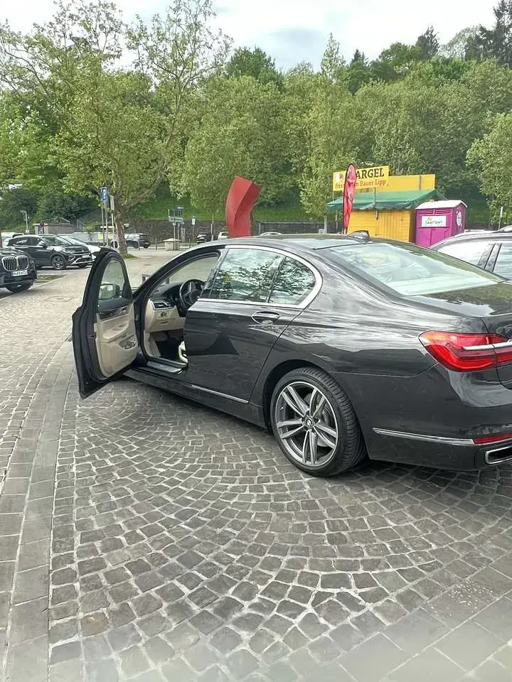 Gebraucht BMW 730 265 PS (194 kW) 2016 Schwarz Limousine