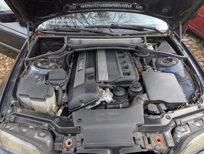 Gebraucht BMW 320 Basis 170 PS (125 kW) 2001 Blau Kombi