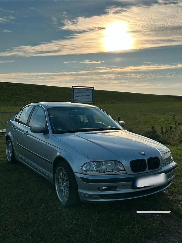 Gebraucht BMW 320 150 PS (110 kW) 1998 Silber Limousine
