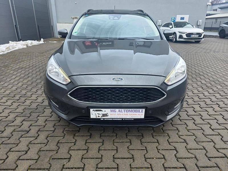 Gebraucht Ford Focus Basis 101 PS (74 kW) 2017 Grau Kombi