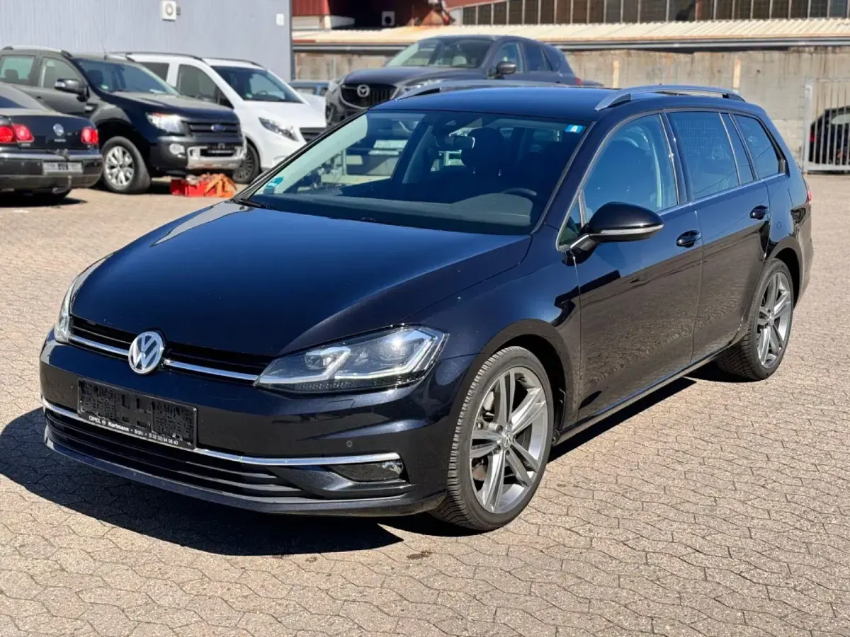 Gebraucht VW Golf VII R-line 150 PS (110 kW) 2020 Schwarz Kombi