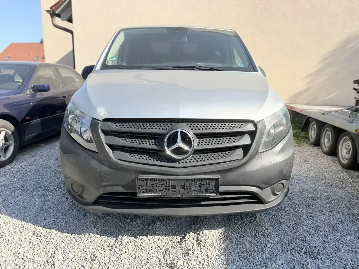 Gebraucht Mercedes Vito 163 PS (119 kW) 2016 Brillantsilber metallic Van