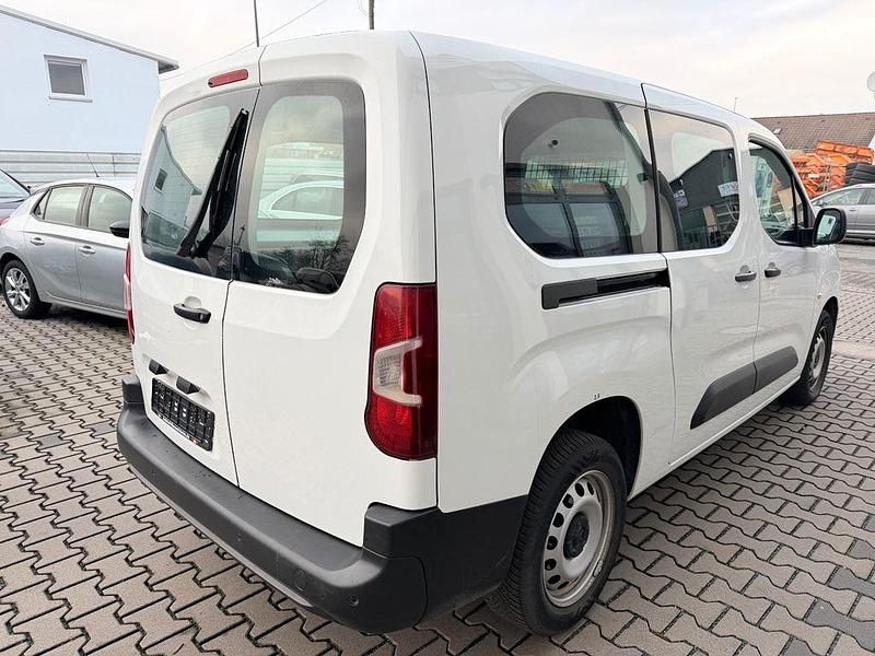Gebraucht Peugeot Partner 102 PS (75 kW) 2021 Weiß Van / Kleinbus
