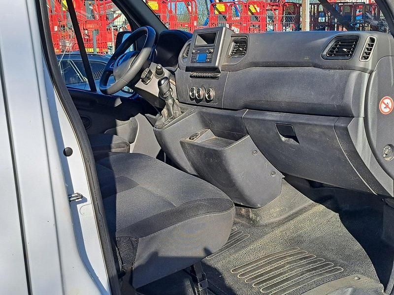 Gebraucht Renault Master 150 PS (110 kW) 2020 Weiß Van / Kleinbus