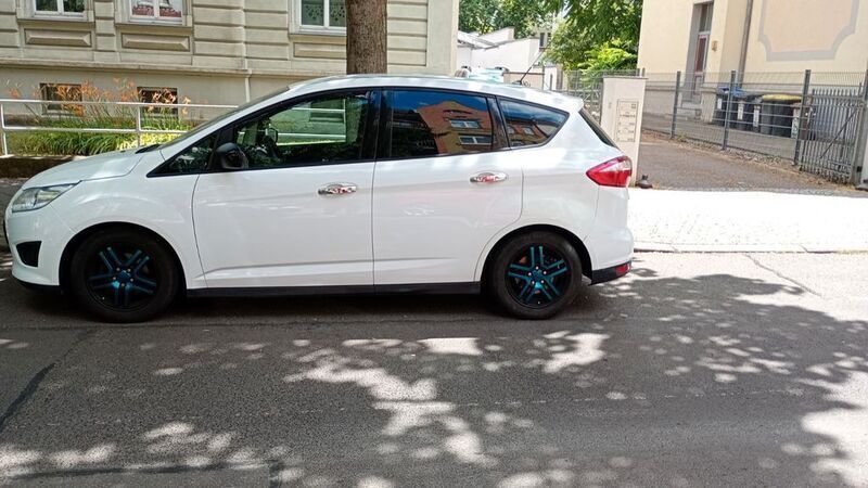 Weiß Gebraucht 2014 Ford C-MAX Ambiente Van / Kleinbus | 6.800 € (Etwas zu teuer) - Bild 1/4