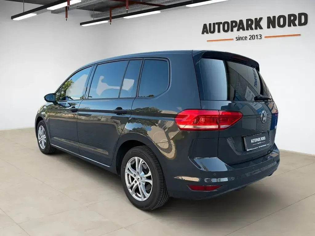 Gebraucht VW Touran 116 PS (85 kW) 2018 Grau Van / Kleinbus